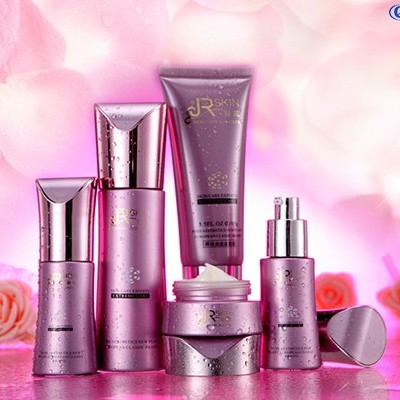 歐泉化妝品廠家的冰山保濕噴霧你擁有了嗎？