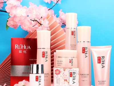 是否還在為產(chǎn)品效果不佳而煩惱？是否因?yàn)轭櫩蛷?fù)購率低而倍感壓力？ #化妝品OEM  #功效護(hù)膚品   #護(hù)膚品工廠