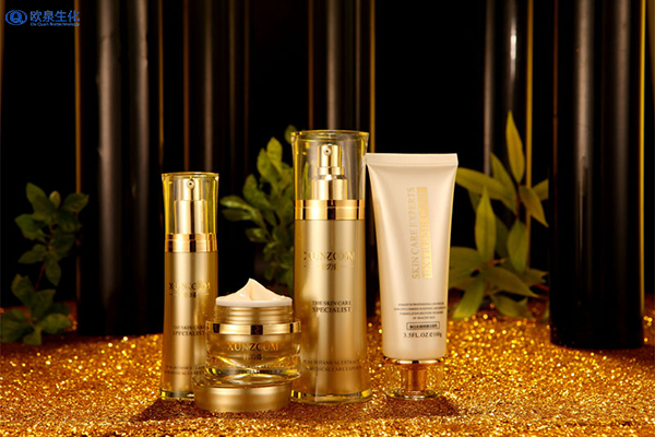 沒(méi)有卸妝水我們的唇妝應(yīng)該怎么卸除？